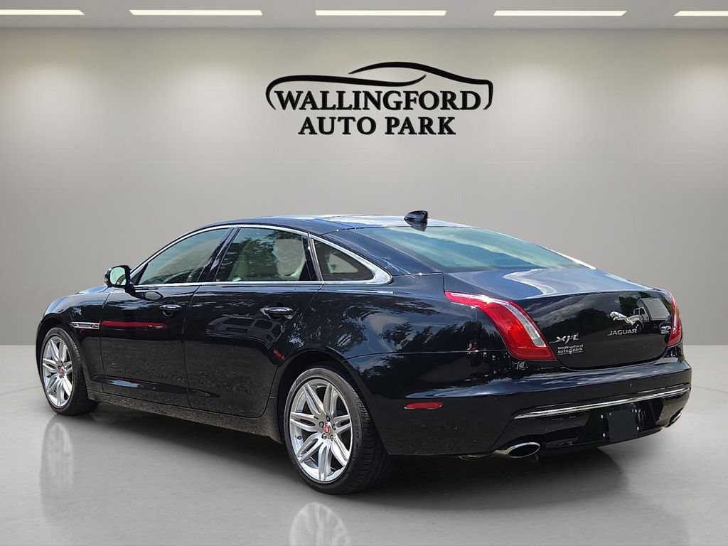 Used 2017 Jaguar XJ L Portfolio AWD/4WD image 3