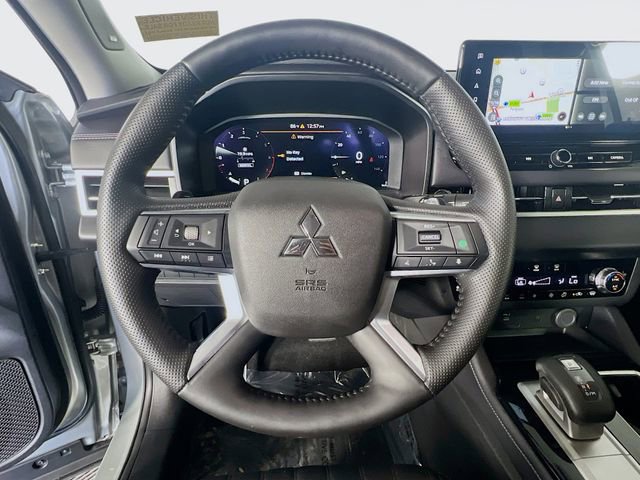 Used 2025 Mitsubishi Outlander SEL AWD/4WD image 16