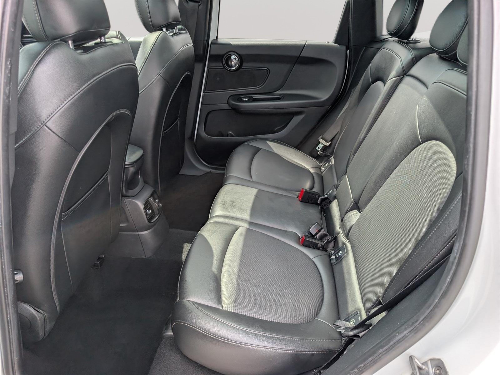 Used 2018 MINI Cooper Countryman FWD image 15