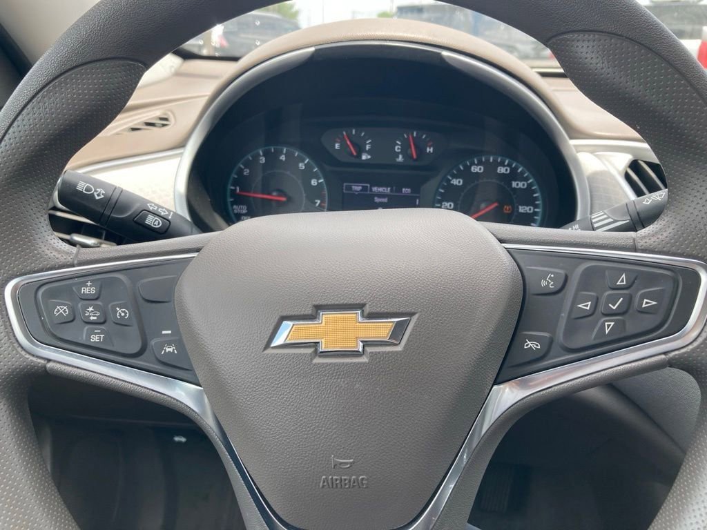 Used 2025 Chevrolet Malibu LT FWD image 19