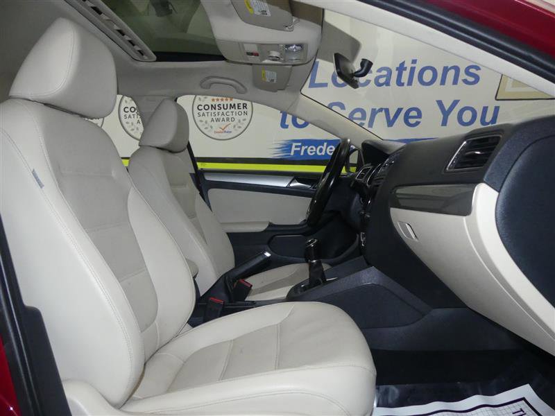 Used 2018 Volkswagen Jetta SE image 9