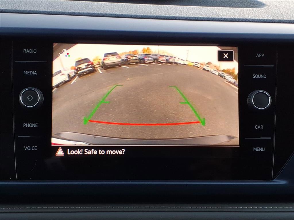 Certified 2024 Volkswagen Taos SE image 17