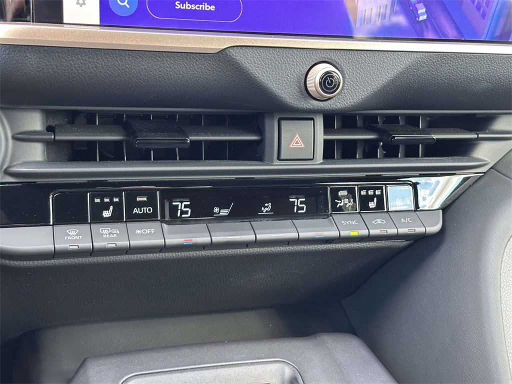 Used 2023 Toyota Crown XLE image 5