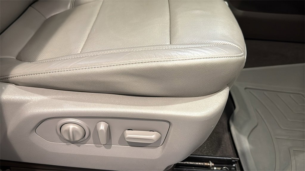 Used 2020 GMC Sierra 1500 SLT w/ SLT Premium Plus Package image 13