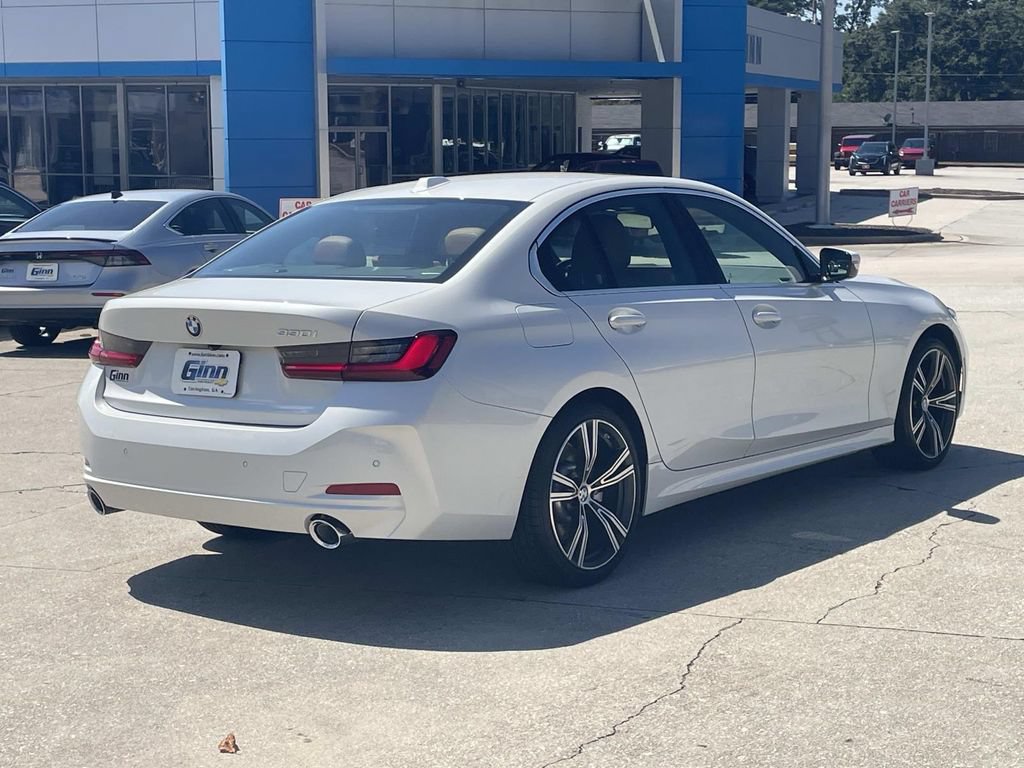 Used 2024 BMW 330i Sedan w/ Premium Package RWD image 4