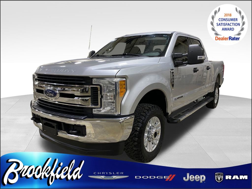 Used 2017 Ford F250 XLT AWD/4WD image 3