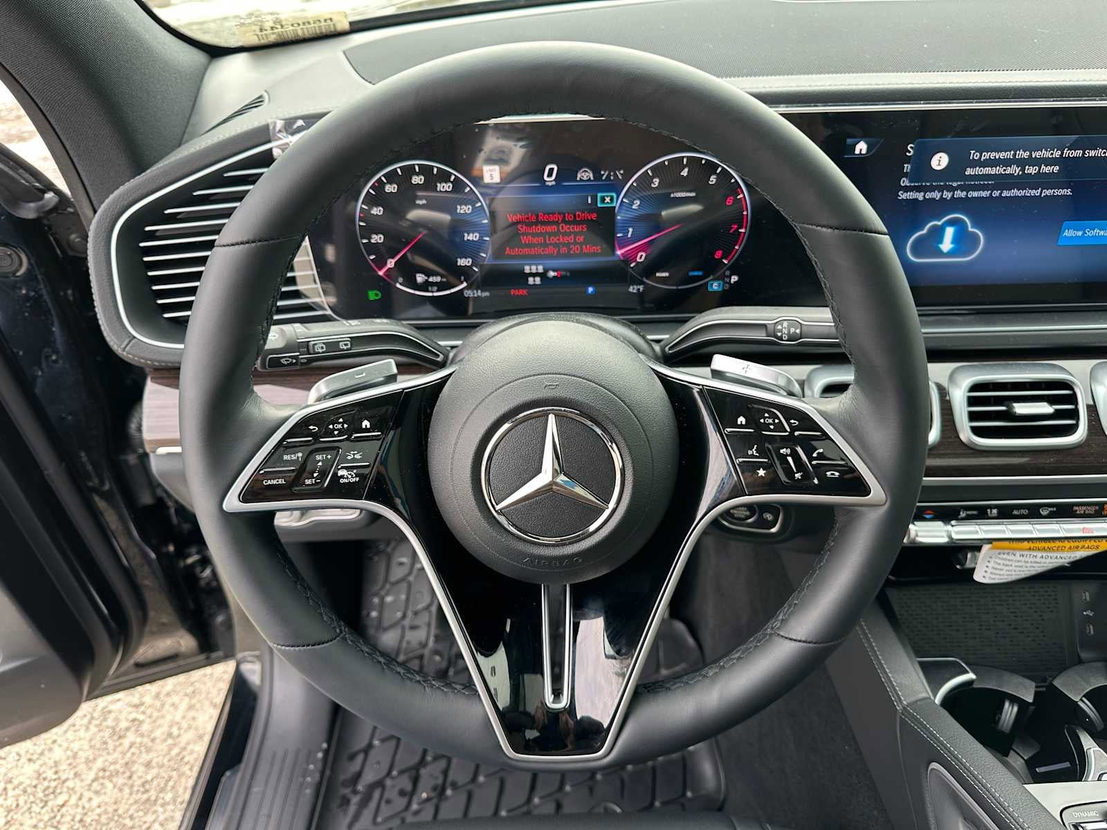 Used 2026 Mercedes-Benz GLS 450 4MATIC image 25