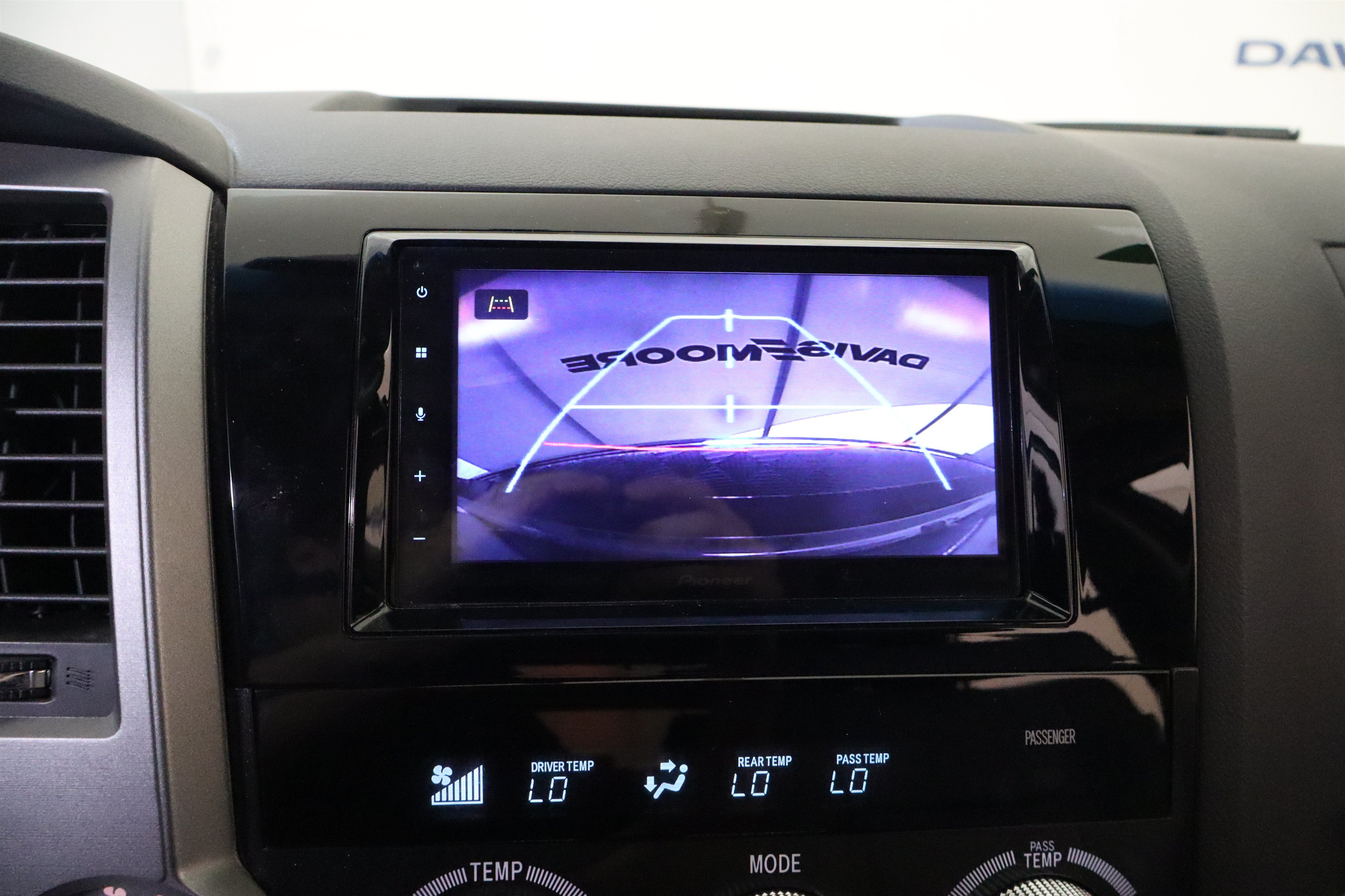Used 2015 Toyota Sequoia Limited AWD/4WD image 25