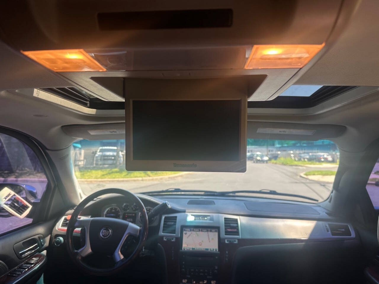 Used 2009 Cadillac Escalade AWD image 16