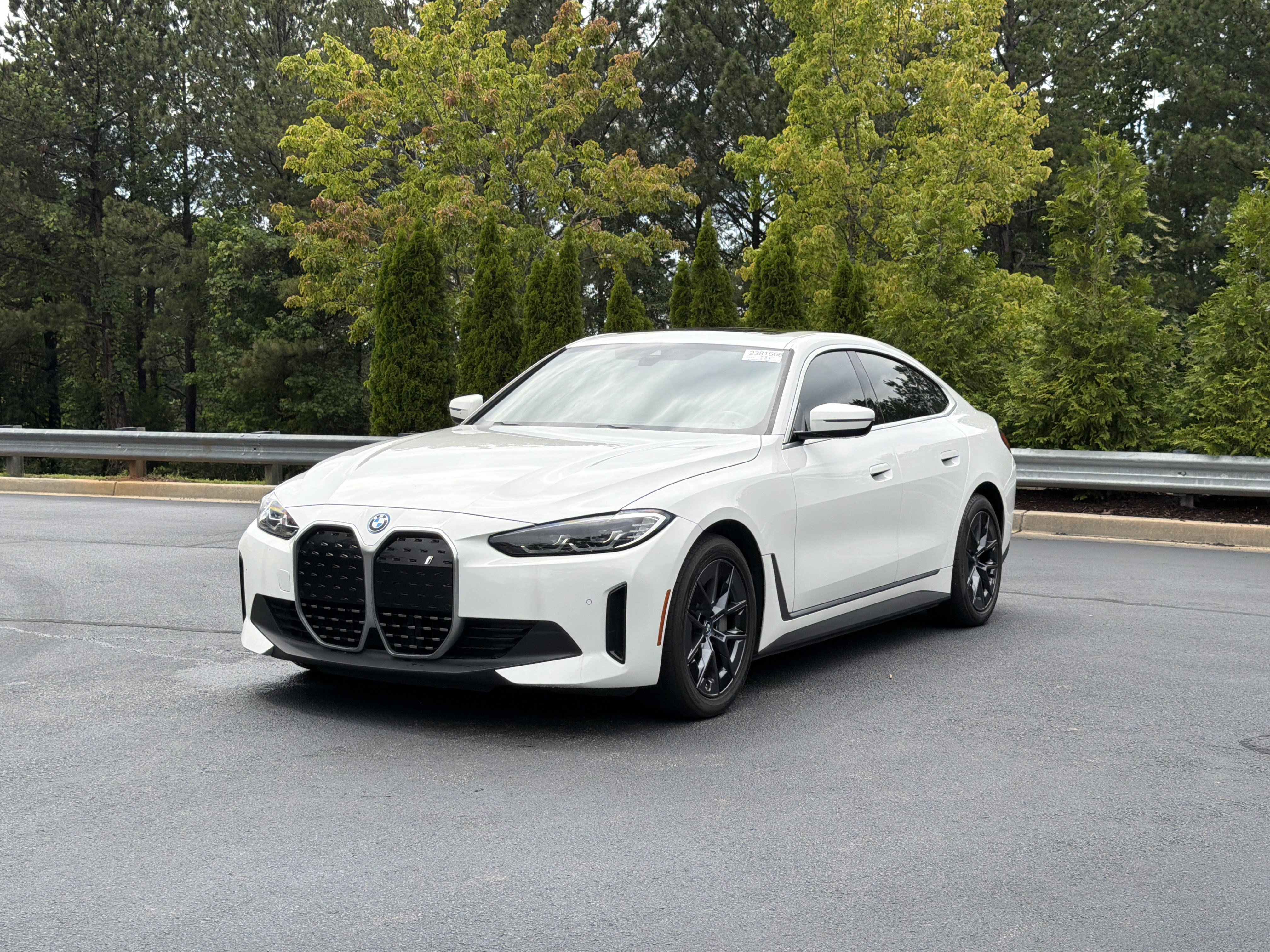 Used 2023 BMW i4 eDrive40 RWD image 13