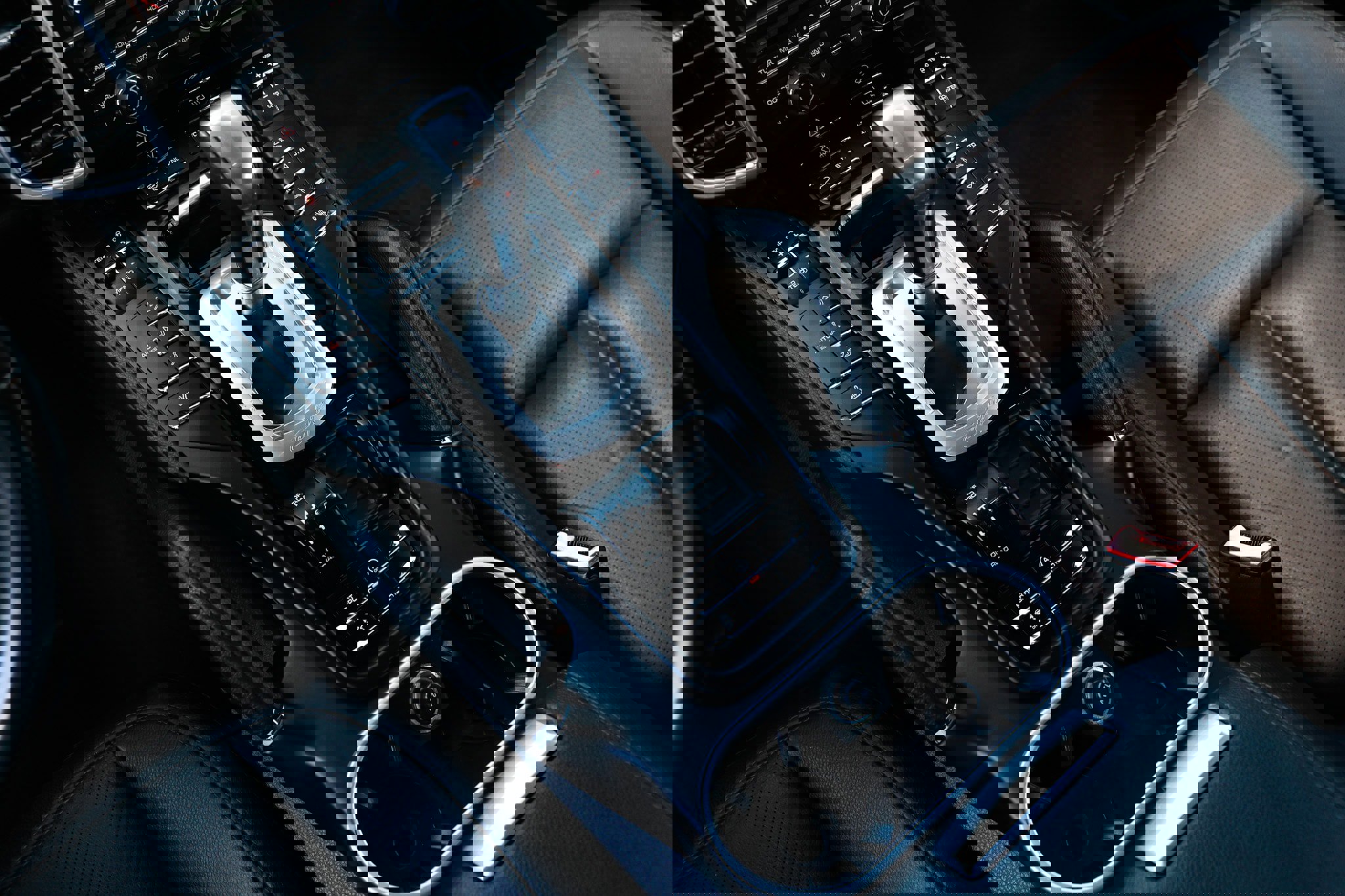 Used 2014 Porsche Cayenne Platinum Edition image 43