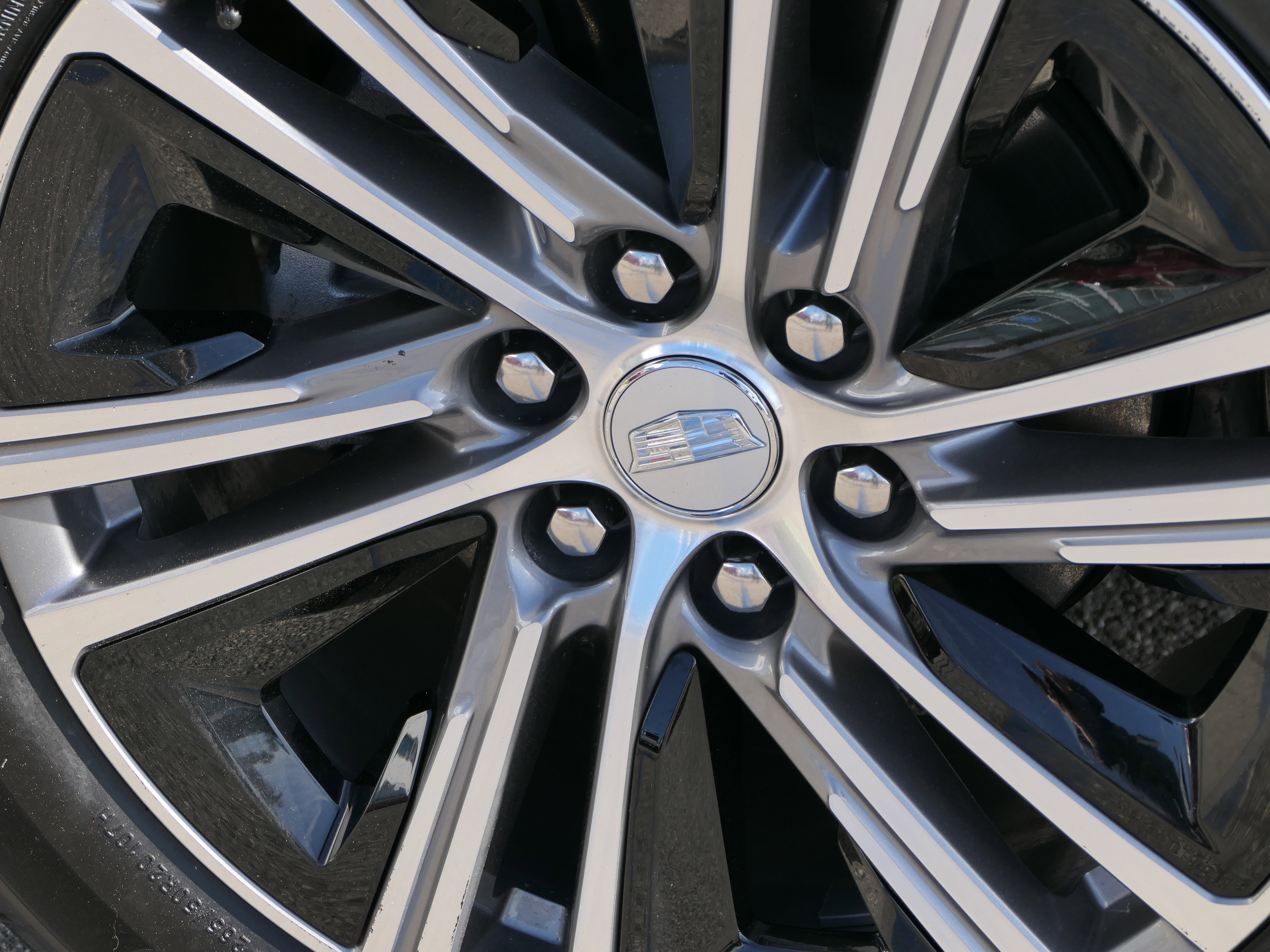 New 2026 Cadillac Lyriq Premium Luxury AWD/4WD image 12