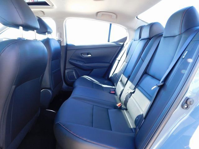 Used 2025 Nissan Sentra SR w/ SR Premium Package image 17