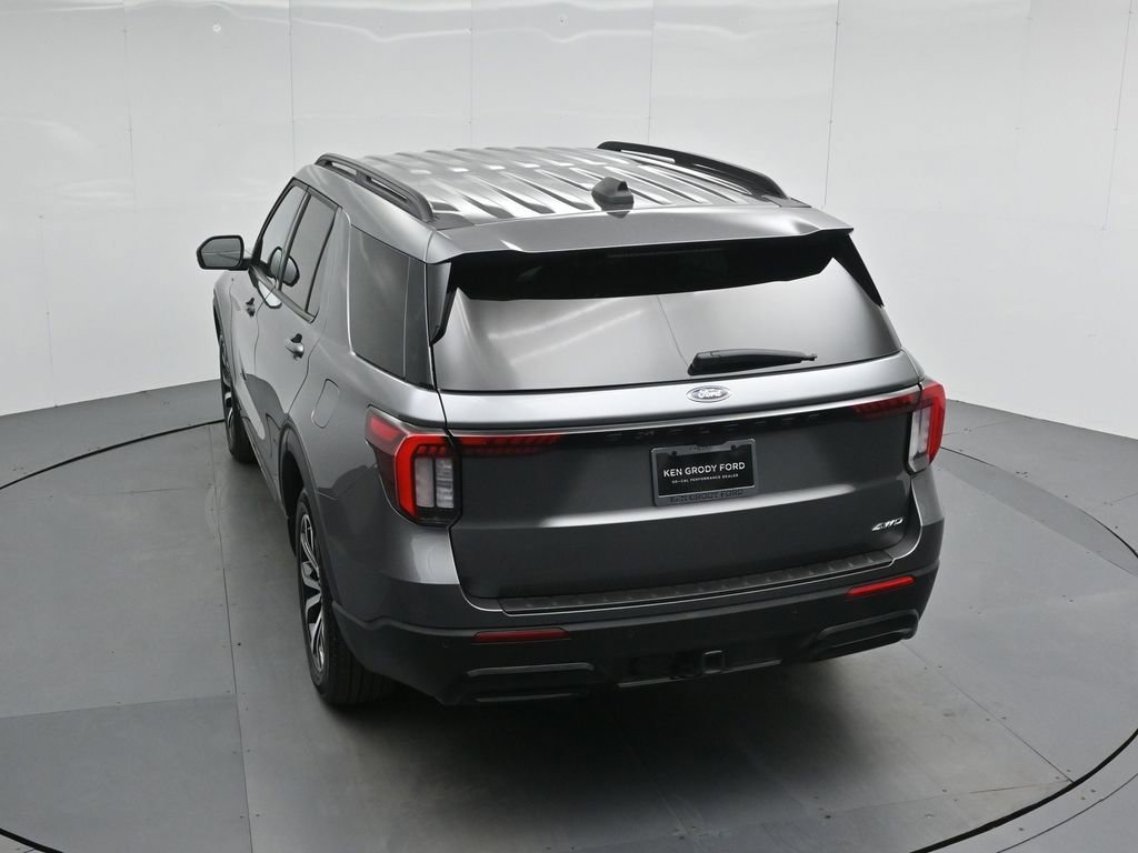 Used 2025 Ford Explorer ST-Line image 44