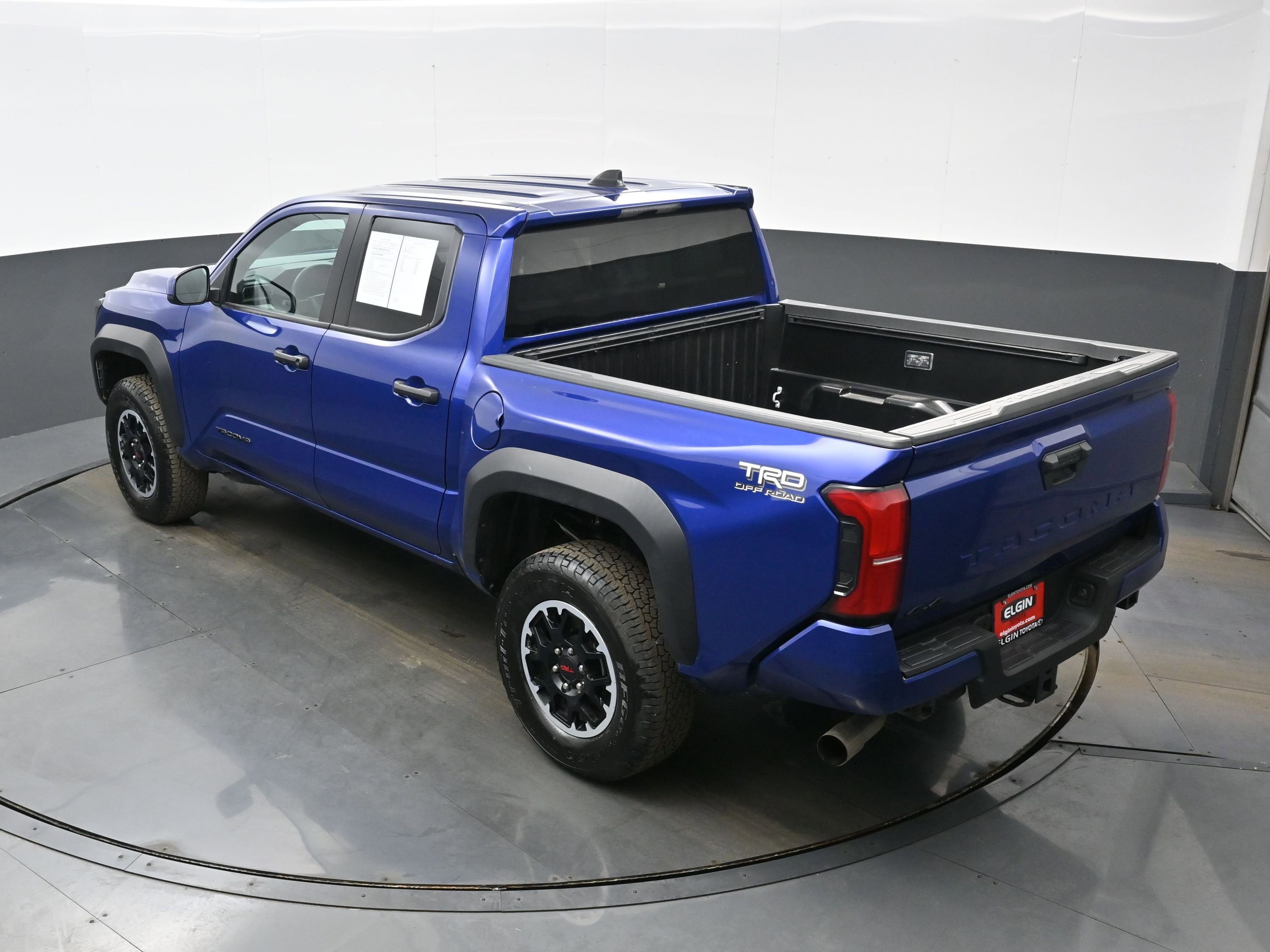 Used 2024 Toyota Tacoma TRD Off-Road AWD/4WD image 38