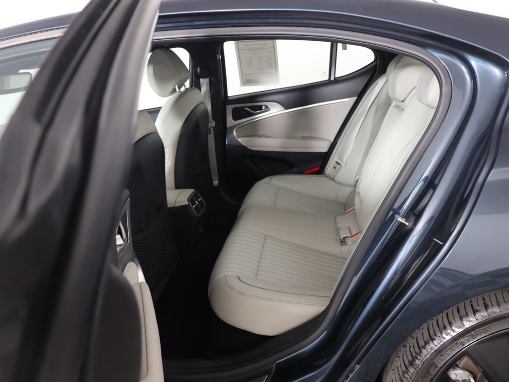 Used 2023 Genesis G70 2.0T w/ Sport Prestige Package image 33