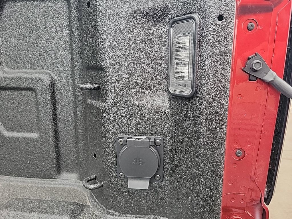 Used 2026 GMC Sierra 1500 SLT image 12