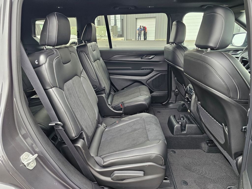 New 2025 Jeep Grand Cherokee L Altitude AWD/4WD image 14