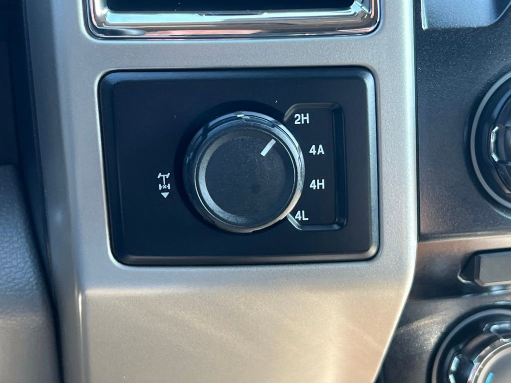 Used 2015 Ford F150 Lariat image 33