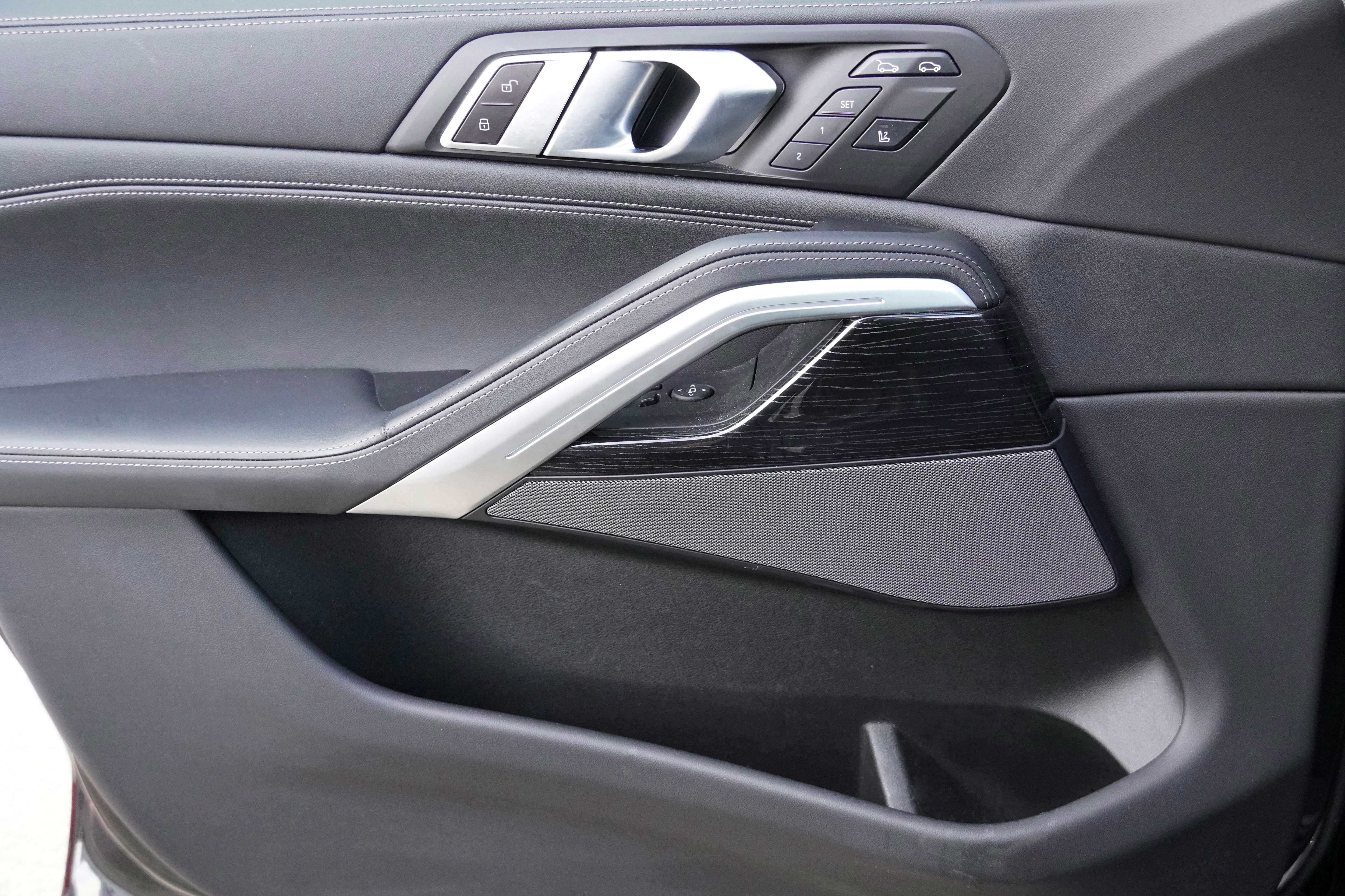 Certified 2024 BMW X6 xDrive40i w/ Premium Package image 32