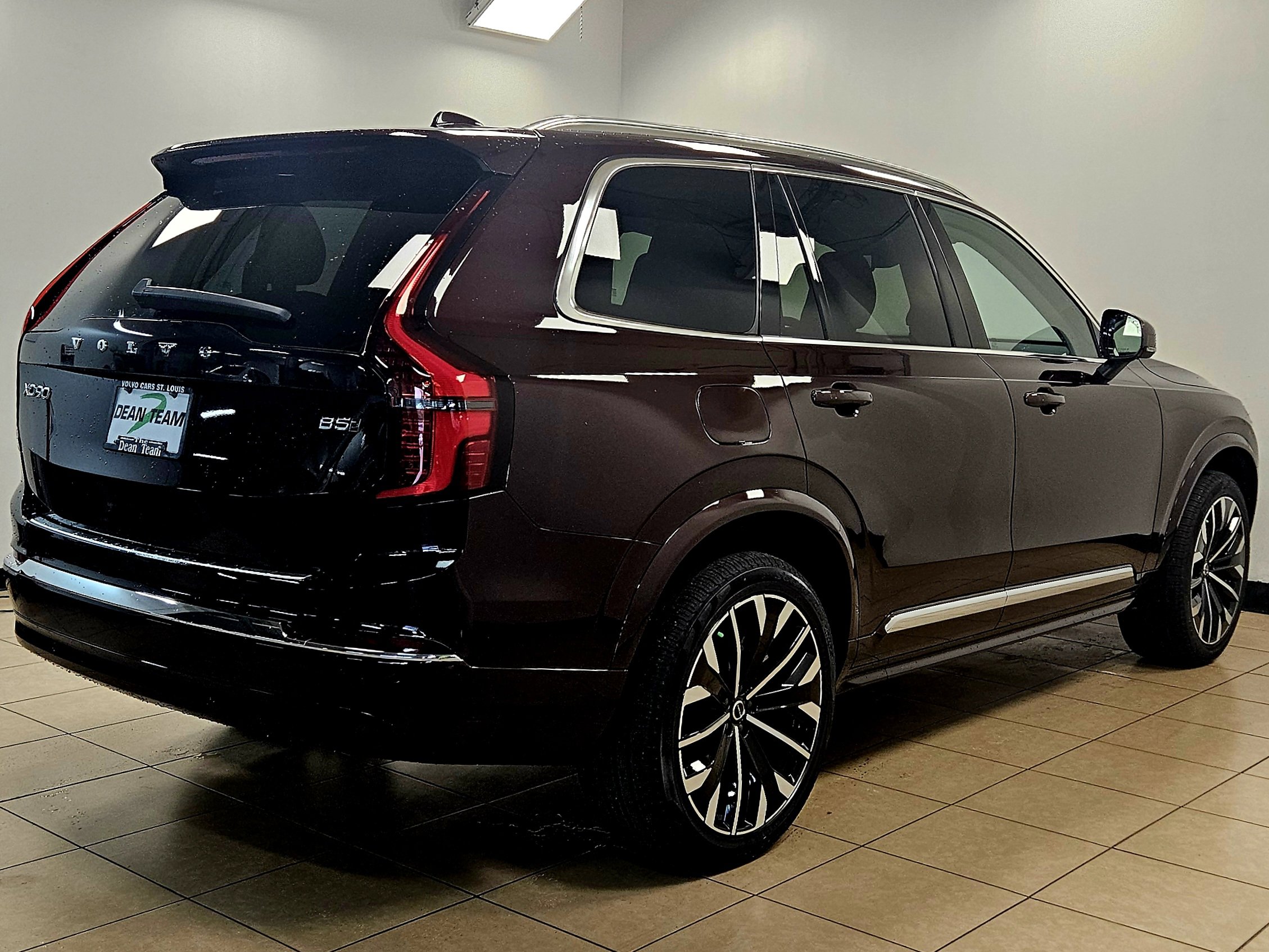 New 2026 Volvo XC90 B5 Core w/ Protection Package Premier image 5