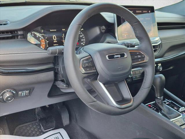 Used 2024 Jeep Compass Latitude w/ Convenience Group AWD/4WD image 10