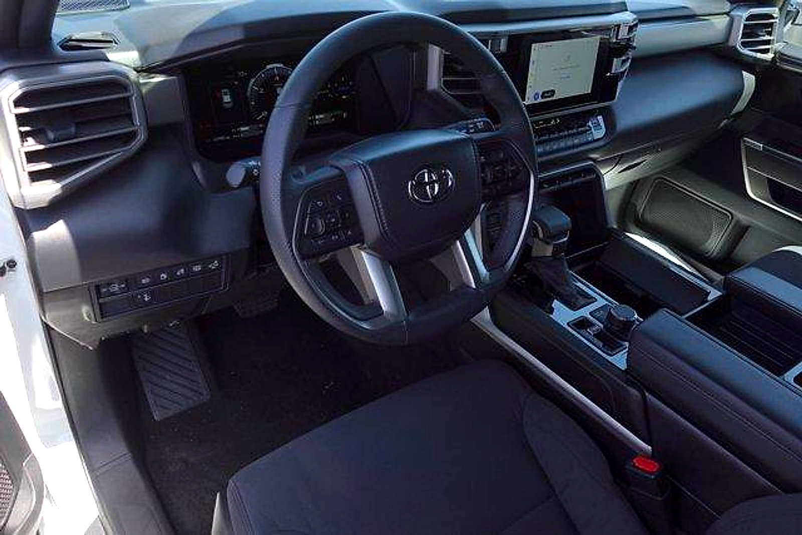 Certified 2025 Toyota Sequoia SR5 AWD/4WD image 9