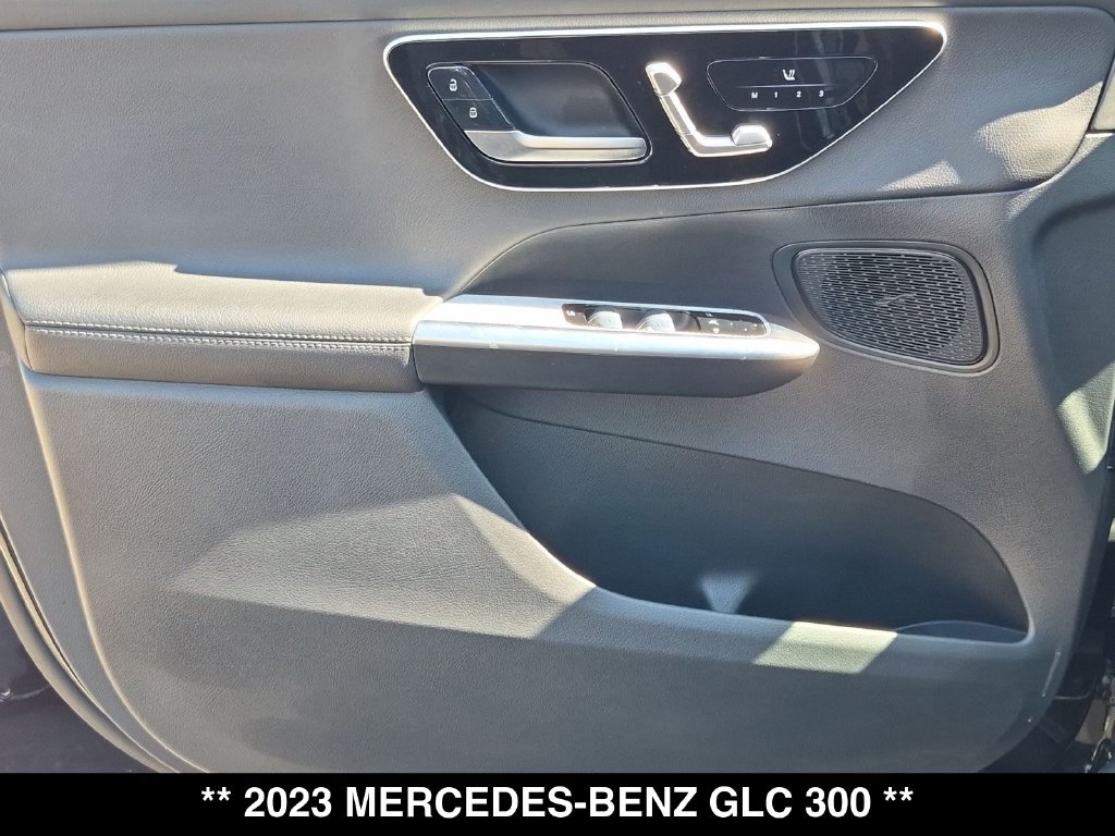 Used 2023 Mercedes-Benz GLC 300 4MATIC image 25