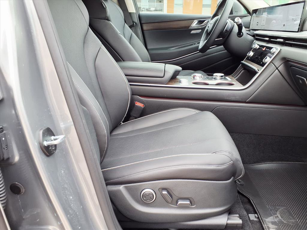 Certified 2026 Genesis GV80 2.5T Advanced image 11