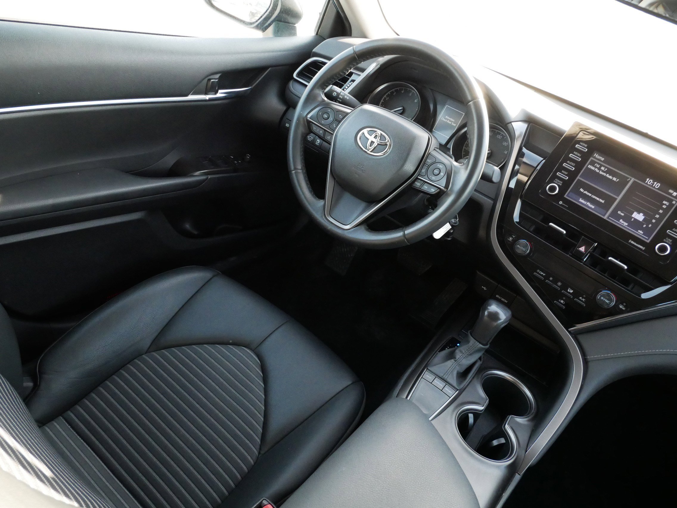 Certified 2023 Toyota Camry SE image 9