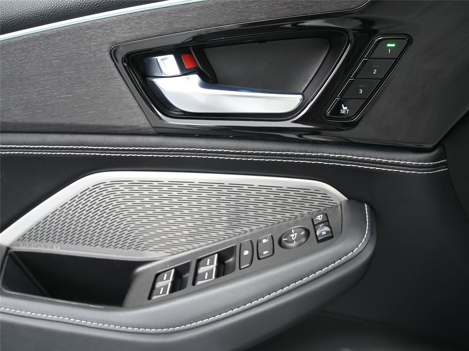 Certified 2022 Acura MDX SH-AWD w/ Advance Package image 8