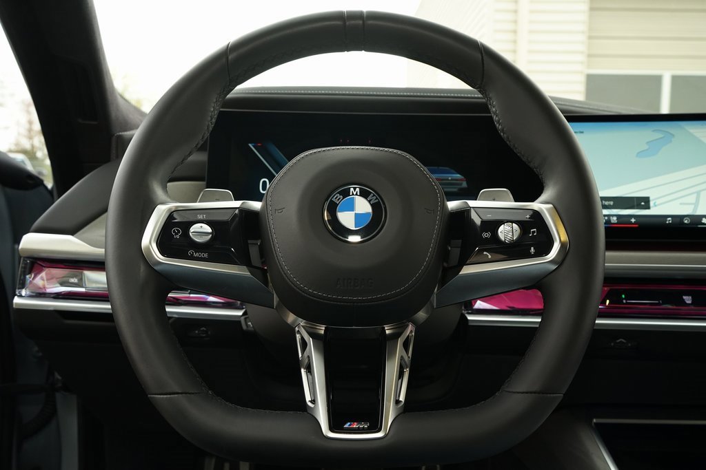 Used 2023 BMW 760i xDrive image 12