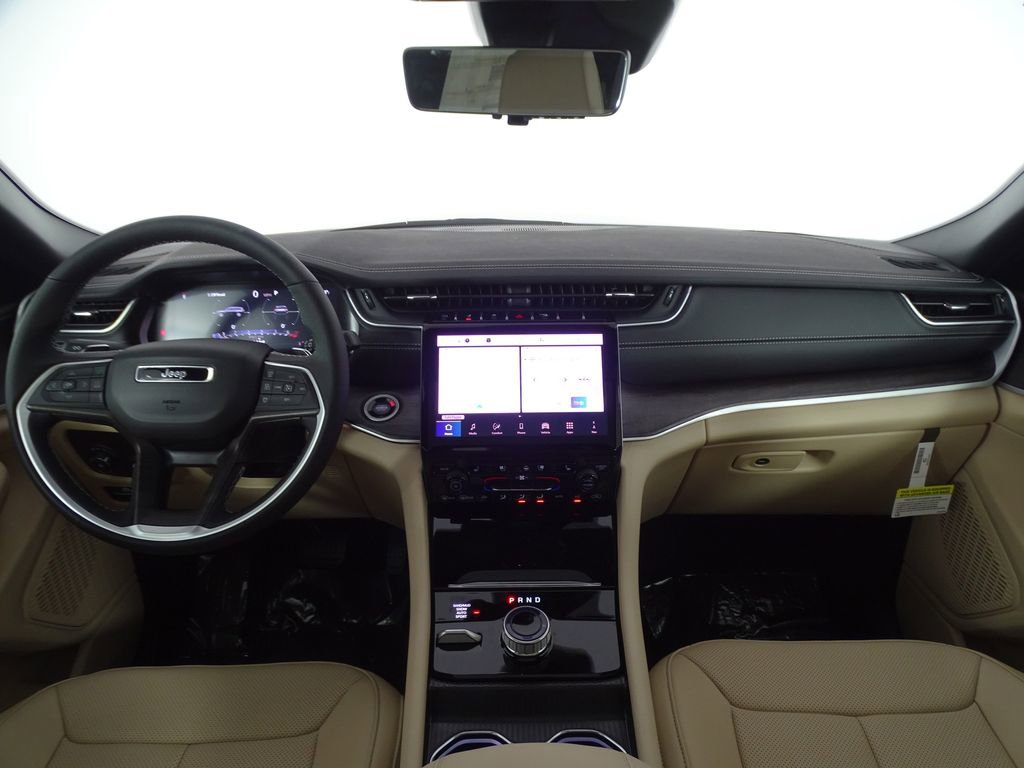 New 2025 Jeep Grand Cherokee L Limited w/ Luxury Tech Group II image 36
