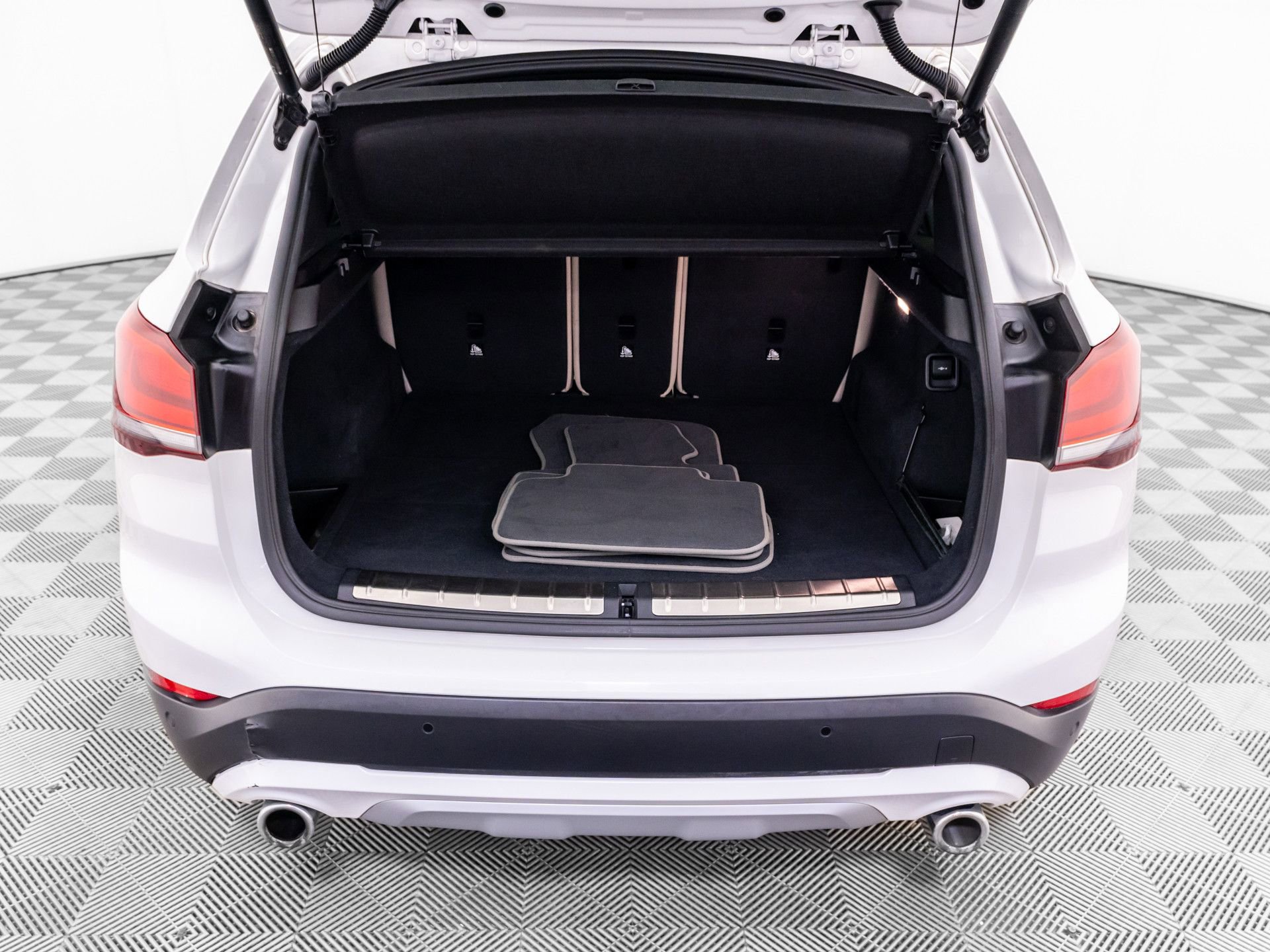 Used 2020 BMW X1 xDrive28i w/ Premium Package AWD/4WD image 33