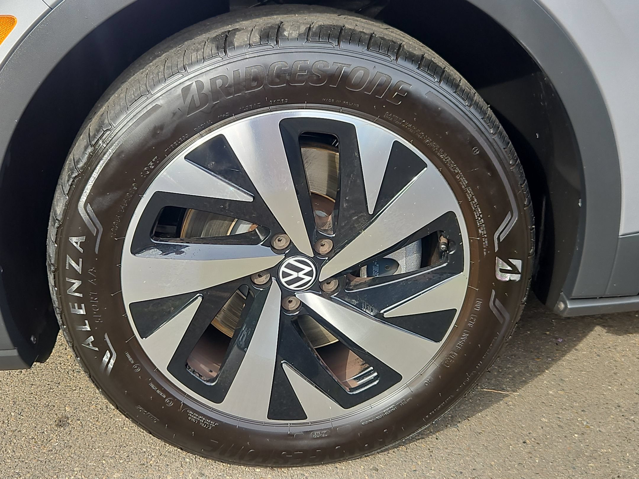 Used 2023 Volkswagen ID.4 Pro AWD/4WD image 32