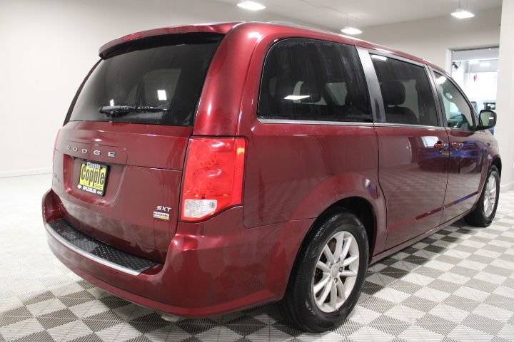 Used 2019 Dodge Grand Caravan SXT image 9