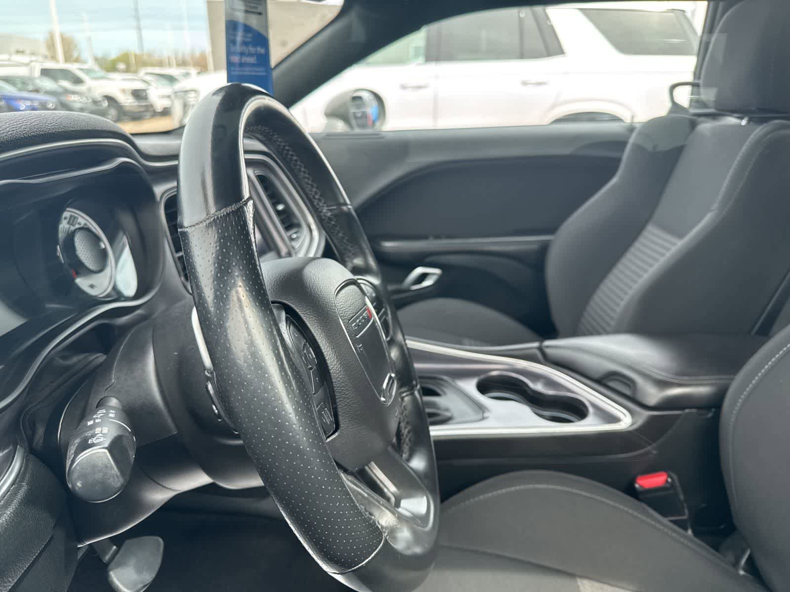 Used 2018 Dodge Challenger R/T RWD image 33