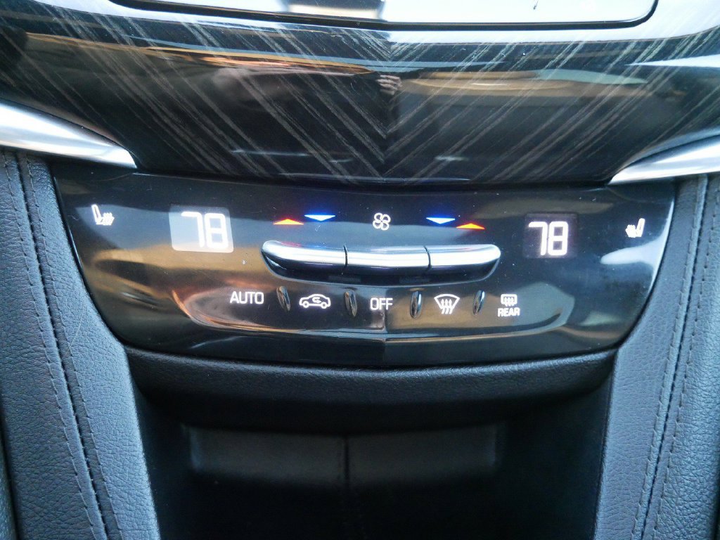 Used 2021 Cadillac XT6 Premium Luxury w/ LPO, ONYX Package AWD/4WD image 23