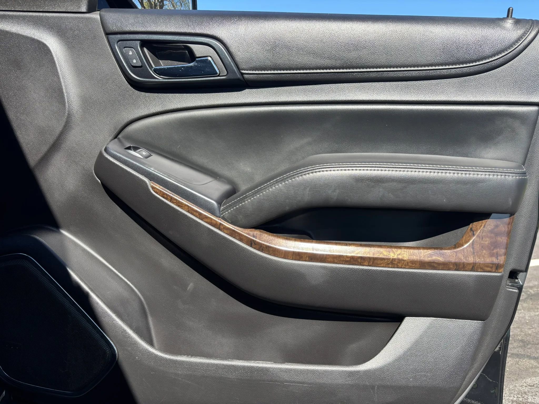 Used 2015 Chevrolet Tahoe LT RWD image 20