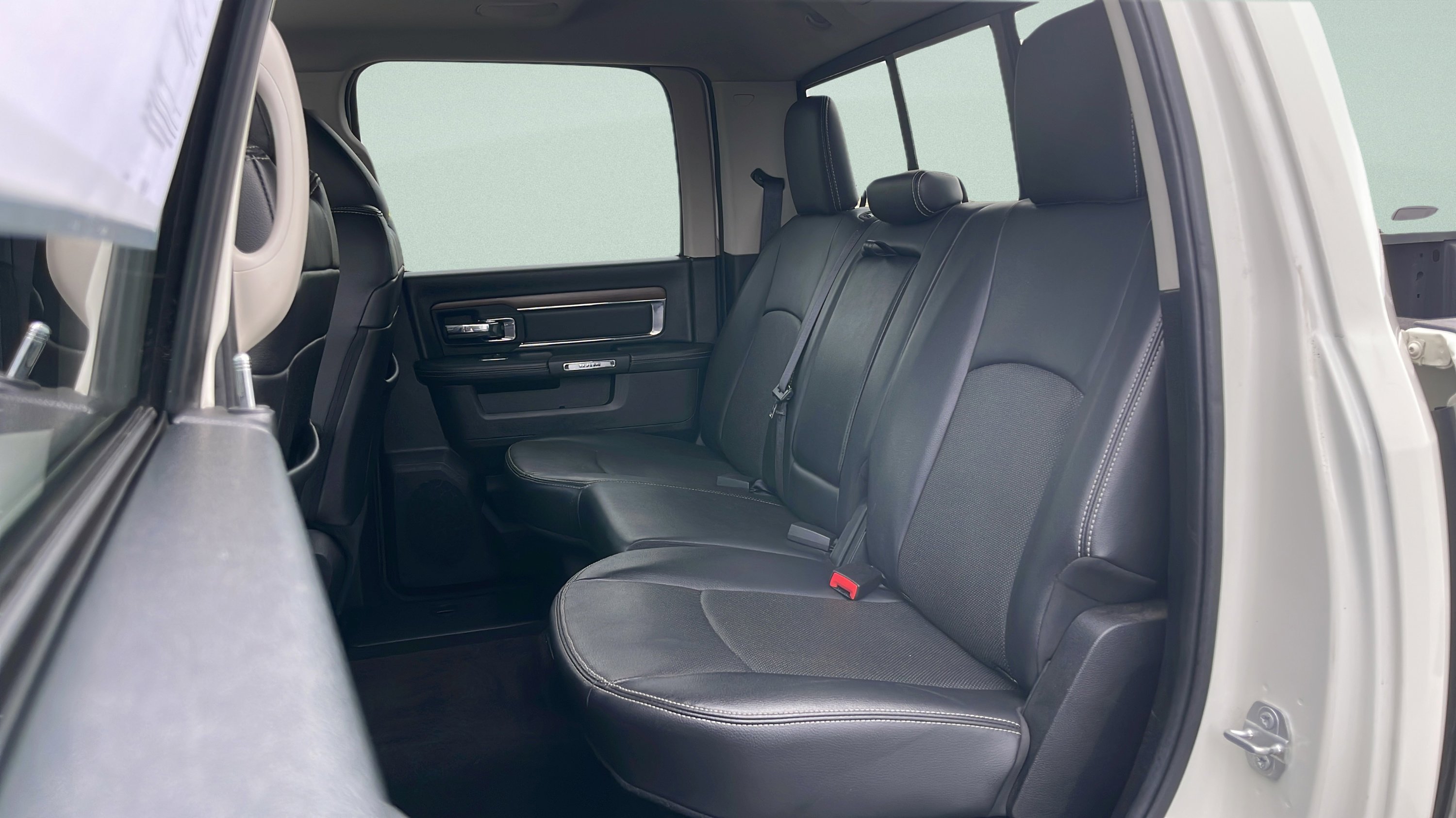 Used 2016 RAM 1500 Laramie w/ Convenience Group image 23