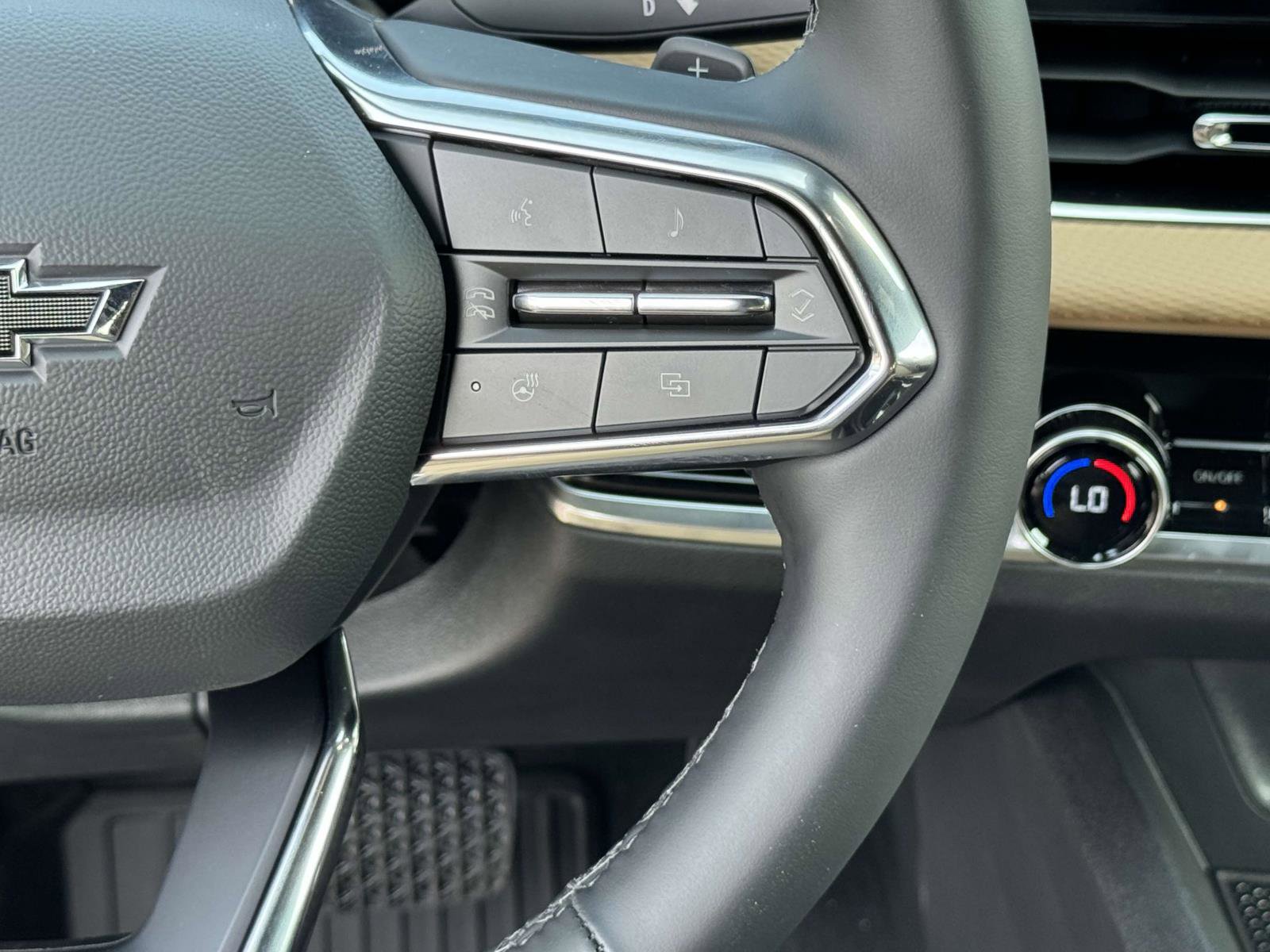 New 2026 Chevrolet Equinox ACTIV w/ LPO, Floor Liner Package image 8