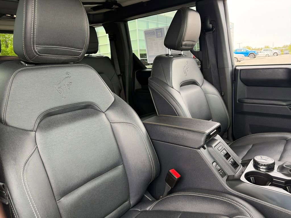Used 2025 Ford Bronco Badlands AWD/4WD image 12