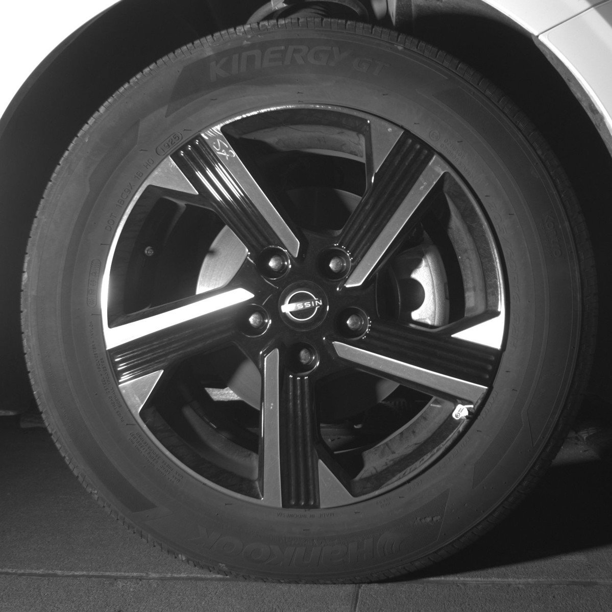 Used 2025 Nissan Sentra SV FWD image 13