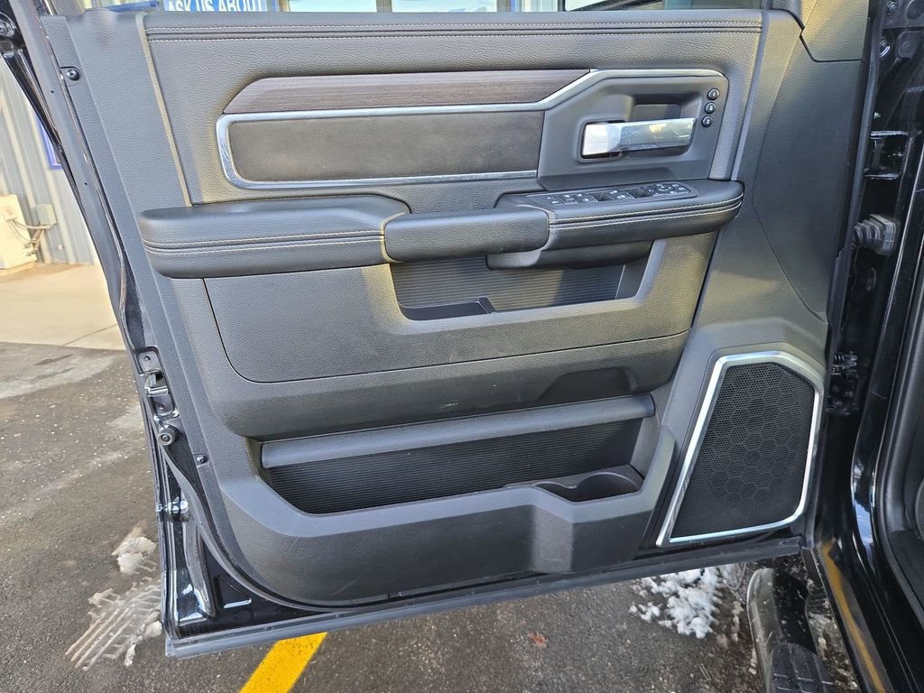 Used 2025 RAM 2500 Laramie image 12