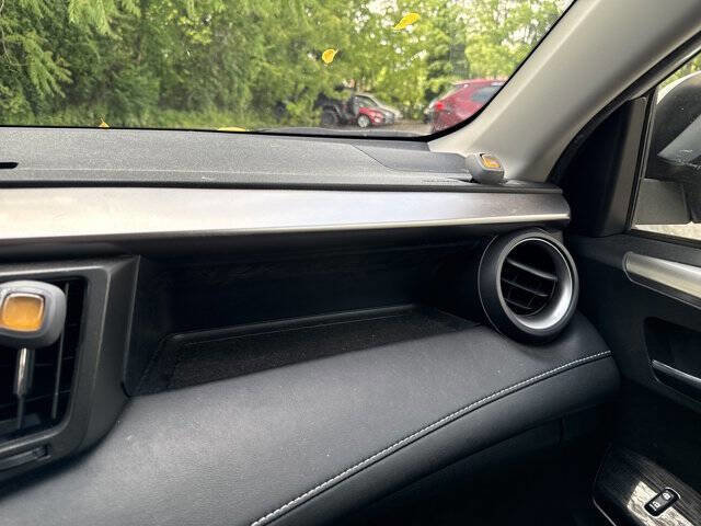 Used 2016 Toyota RAV4 Limited image 19