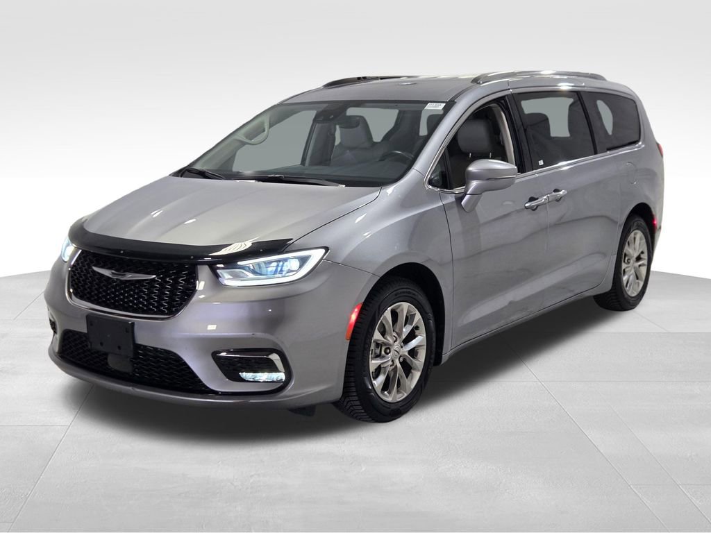 Used 2021 Chrysler Pacifica Touring-L w/ Uconnect Theater Family Group FWD image 21
