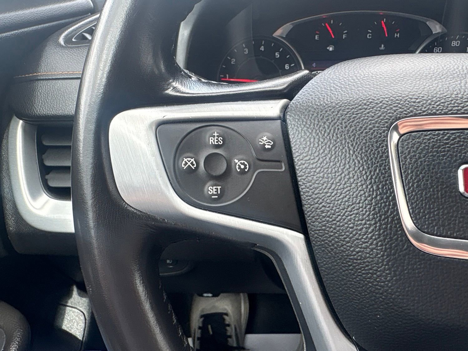 Used 2020 GMC Terrain SLT w/ Elevation Edition FWD image 28