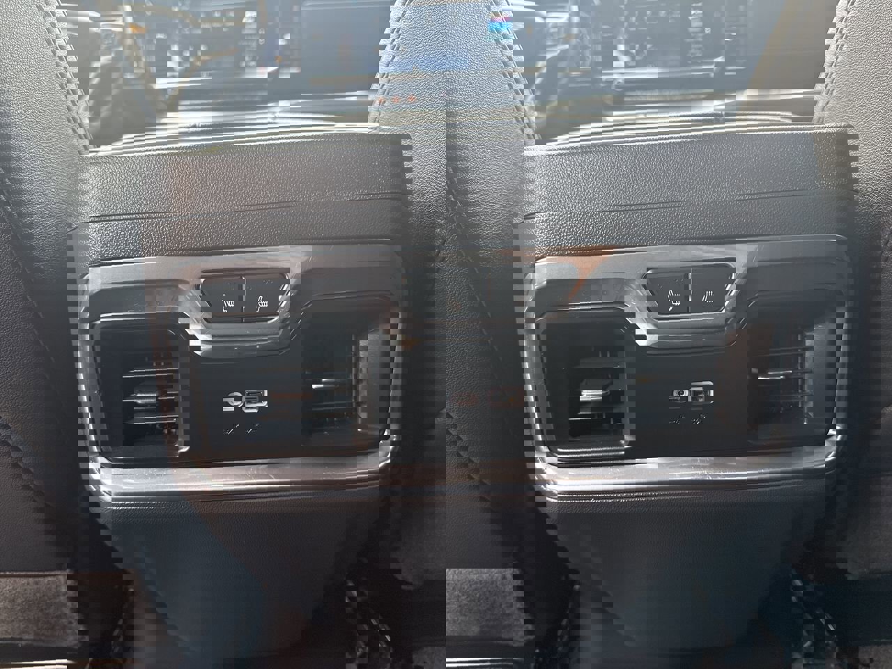 Used 2024 Chevrolet Silverado 1500 LTZ w/ LTZ Premium Package image 21