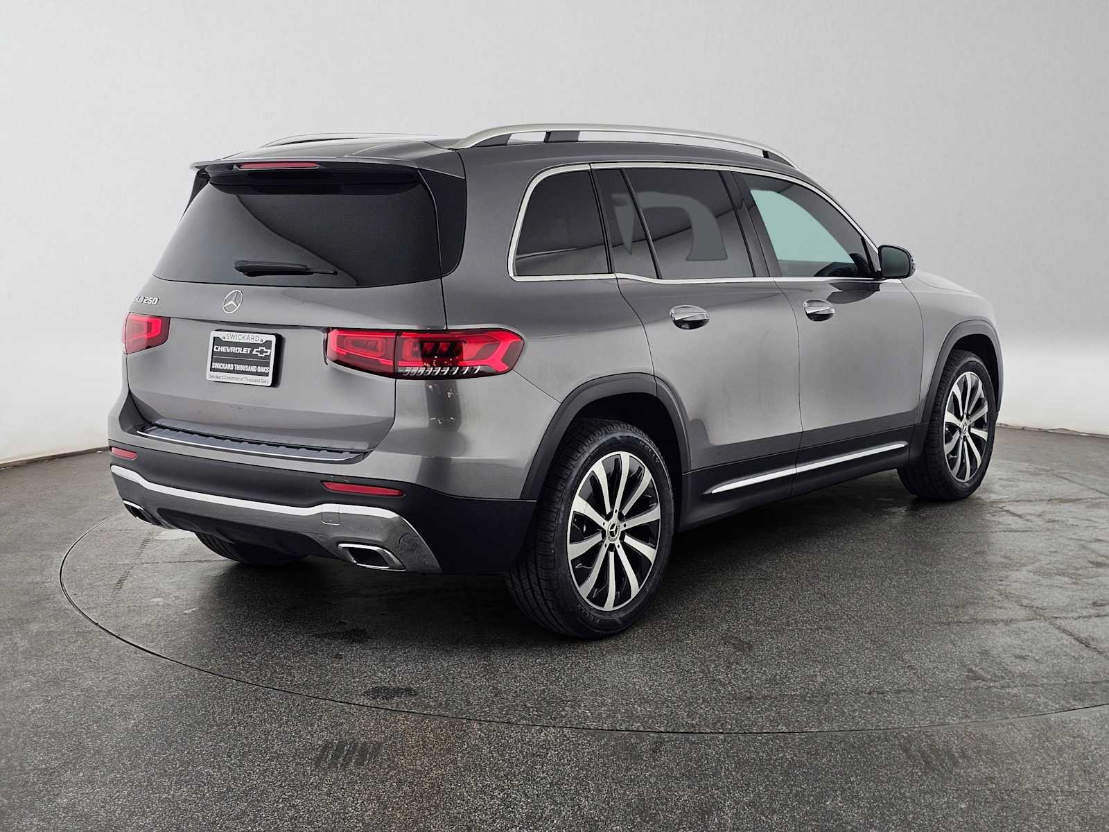 Used 2022 Mercedes-Benz GLB 250 image 3