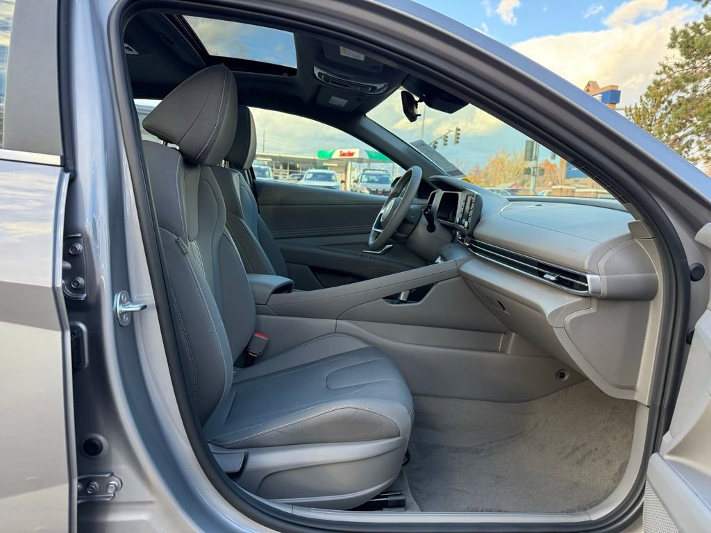 New 2026 Hyundai Elantra SEL Sport image 14